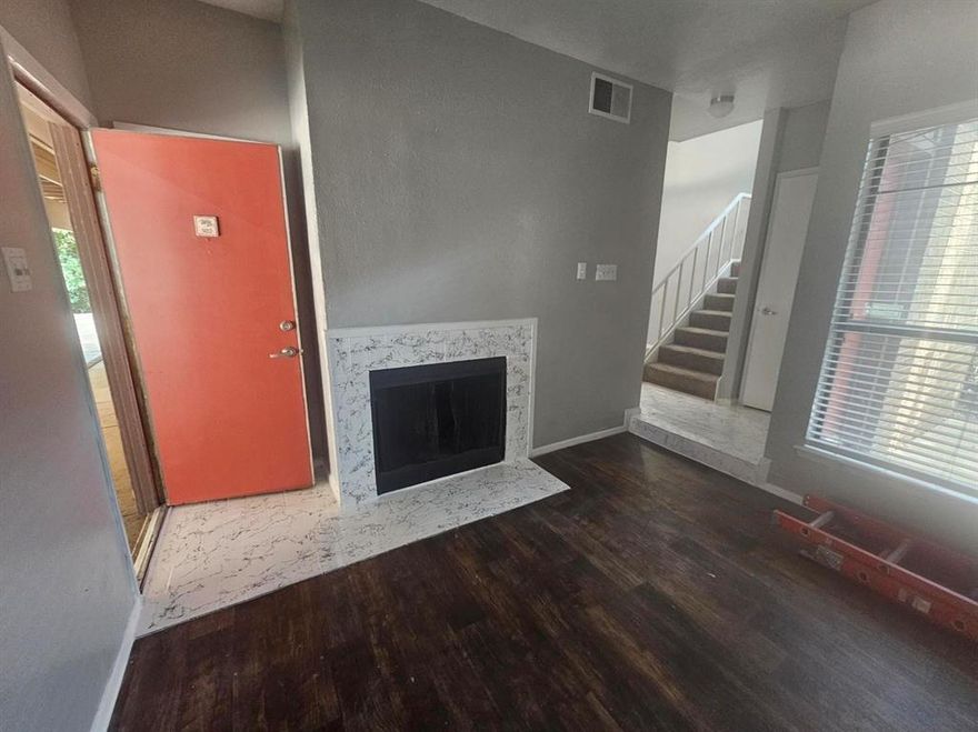 *** ONE FREE MONTH'S RENT *** A 2 bedroom, 2.5 bathroom apartment that is available for rent. This apartment is located in a desirable neighborhood and is perfect for anyone looking for a comfortable and convenient place to call home.
This apartment features vinyl flooring, modern appliances, and a two-story layout. On the first floor, you will find the living room,  kitchen, and the half bath. Upstairs, you will find the bedroom, and bathroom. The bedroom is spacious and features plenty of natural light.
The kitchen is equipped with modern appliances and plenty of storage space. The bathroom is modern and features a shower-tub combo, perfect for relaxing after a long day.
The location of this apartment is ideal. It is close to restaurants, shopping centers, and entertainment venues. Plus, you can enjoy the convenience of being close to public transportation. Don’t wait – contact us today to schedule a viewing and make this apartment yours.