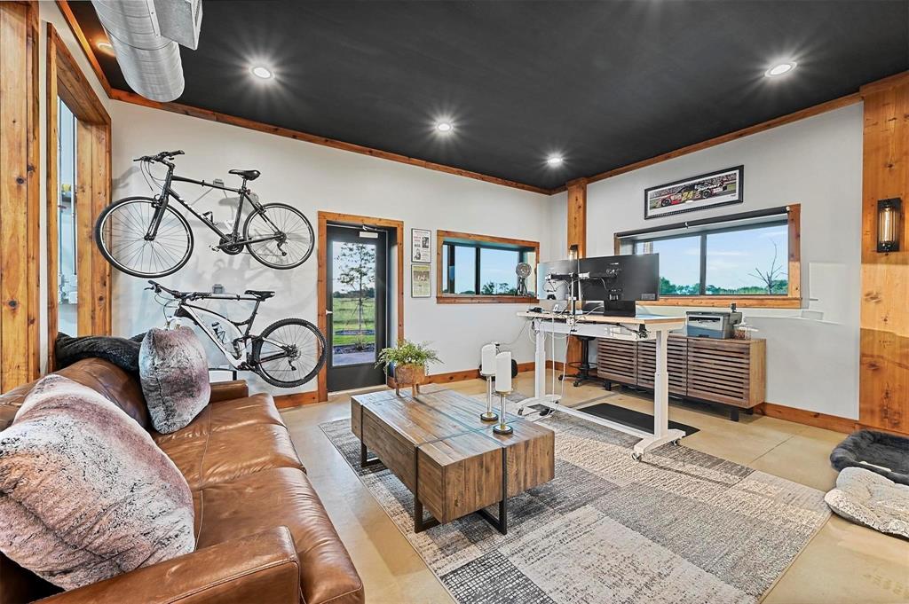 ABS A0742 MARK ROBERTS SURVEY - Residential