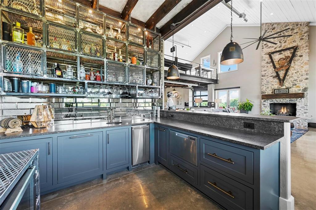 ABS A0742 MARK ROBERTS SURVEY - Residential