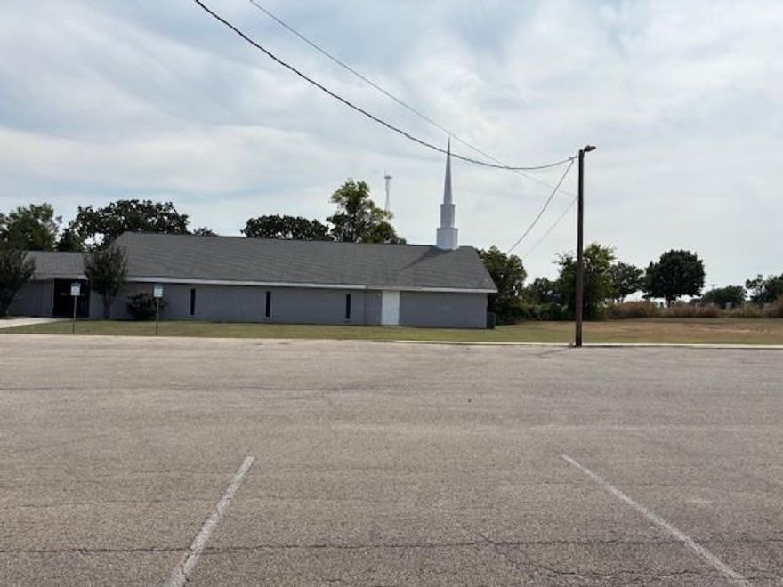 Ideal location on Weatherford Highway just minutes from the historic Granbury Town Square. This property offers excellent visibility and convenient access in a well-established area. Previously used as a church, the building layout lends itself to a variety of potential uses, including office space, medical or professional clinic, private or Christian school, daycare, or similar community-oriented operations (buyer to verify zoning and permitted uses).
The combination of location, accessibility, and adaptable space makes this a strong opportunity for owner-users or investors seeking a versatile property in the Granbury market.
This 2.7 acre tract of land has multiple additional building sites for commercial development.
