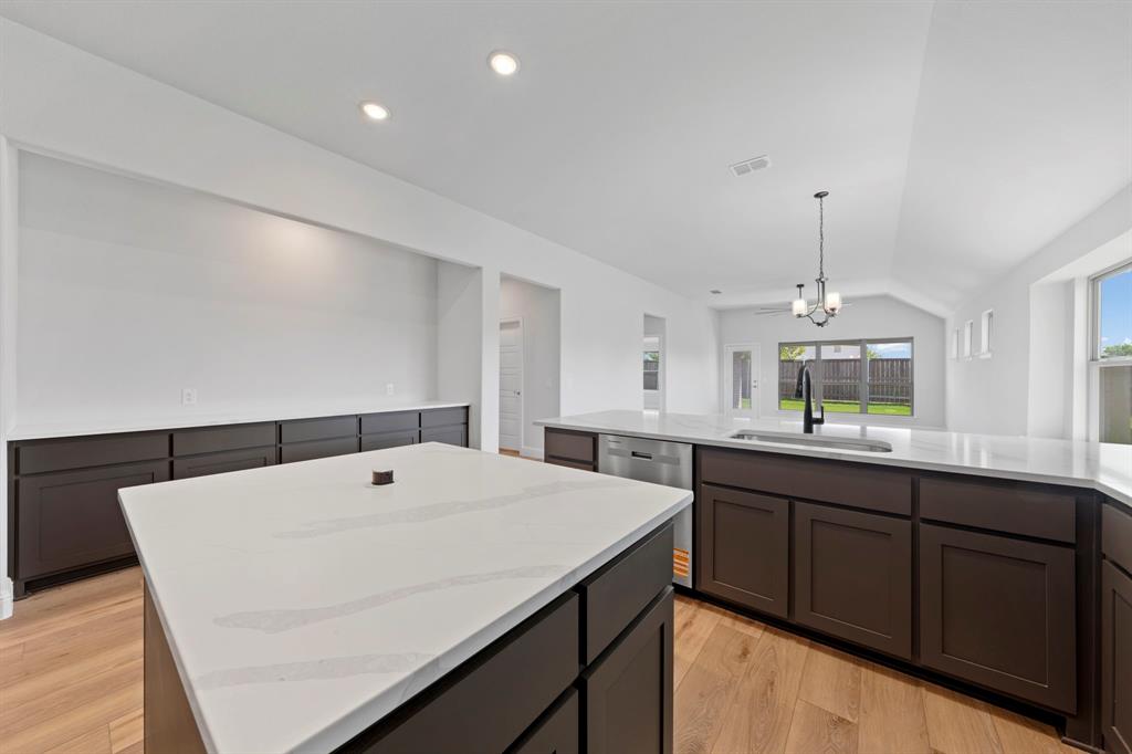 2452 Acacia Road