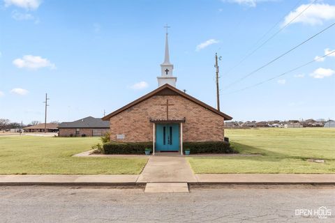 Photo of 801 N 1st Street, Iowa Park, TX 76367 (MLS # 21203293)