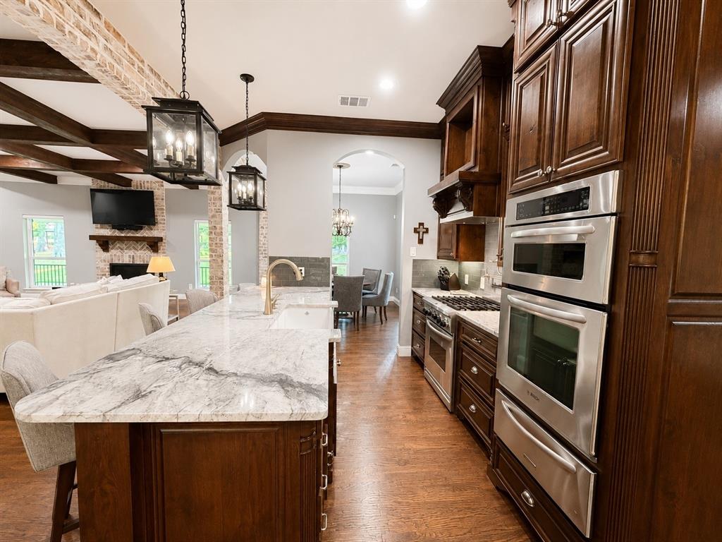 1606 Sam Rayburn Highway