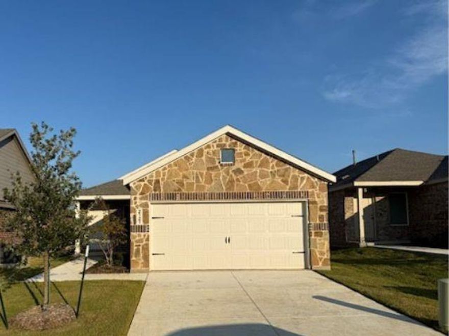 Be the first to rent this never-lived-in, newly built 2025 single-story home in Highpointe Ranch. Featuring a spacious, open-concept layout that seamlessly connects the kitchen, dining area, and family room, perfect for effortless entertaining and gatherings. The private owner’s suite is tucked away in a serene rear corner, offering a spa-like en-suite bathroom and a generous walk-in closet for ultimate comfort and retreat. Two additional well-appointed bedrooms along the side of the home provide versatile and cozy spaces for family members or overnight guests.