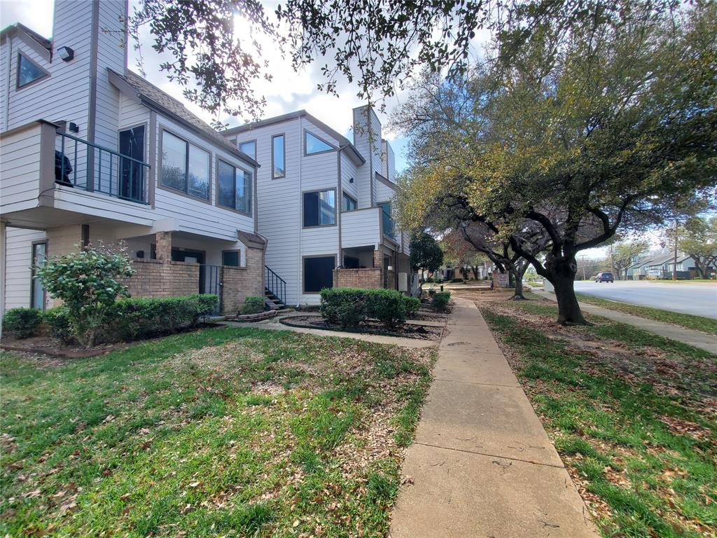 Arlington Oaks Condo - Residential