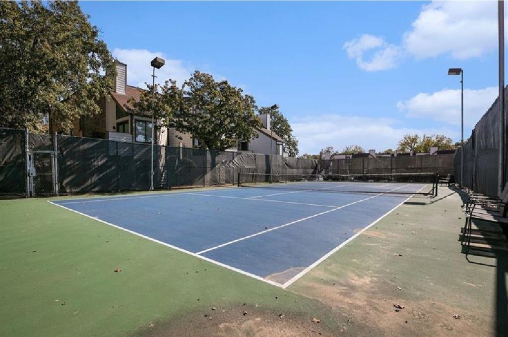 Arlington Oaks Condo - Residential