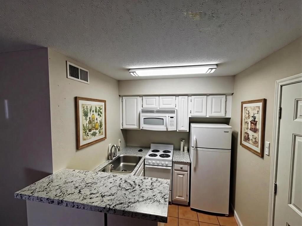 Arlington Oaks Condo - Residential