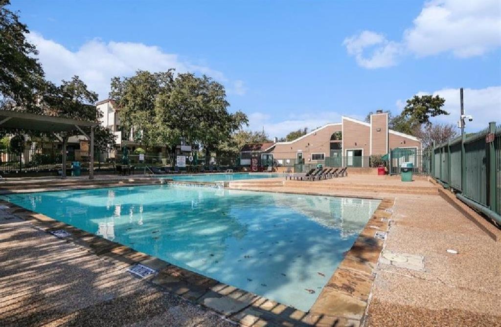 Arlington Oaks Condo - Residential