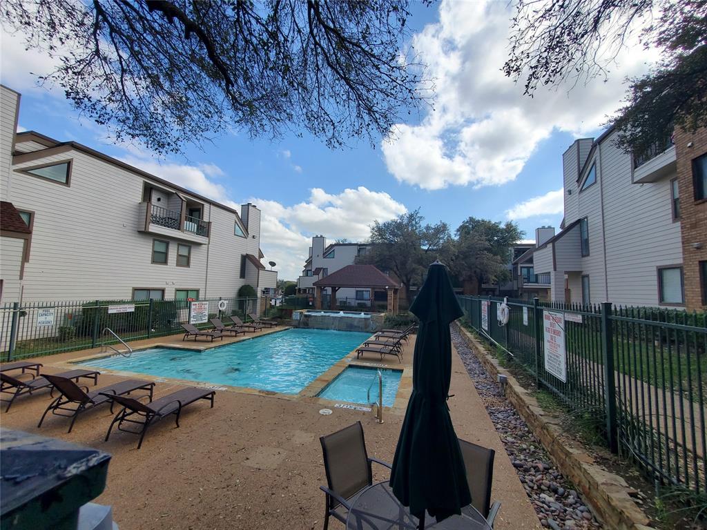 Arlington Oaks Condo - Residential