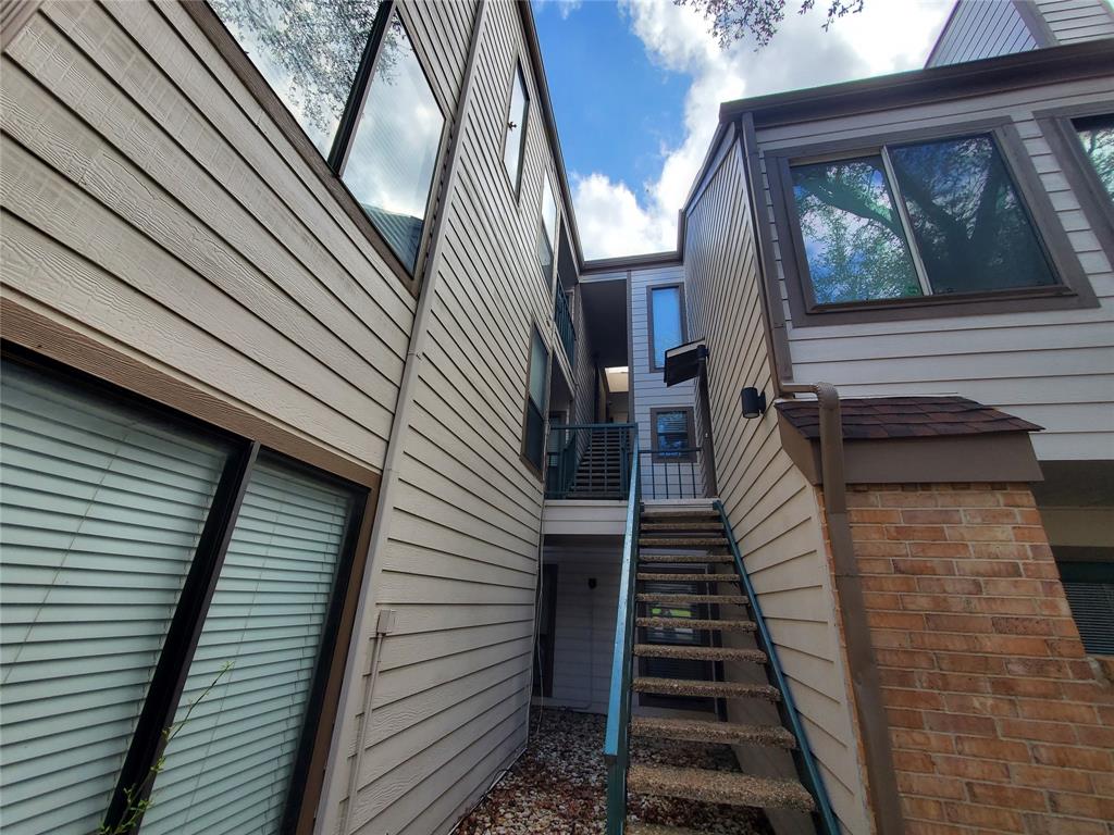 Arlington Oaks Condo - Residential