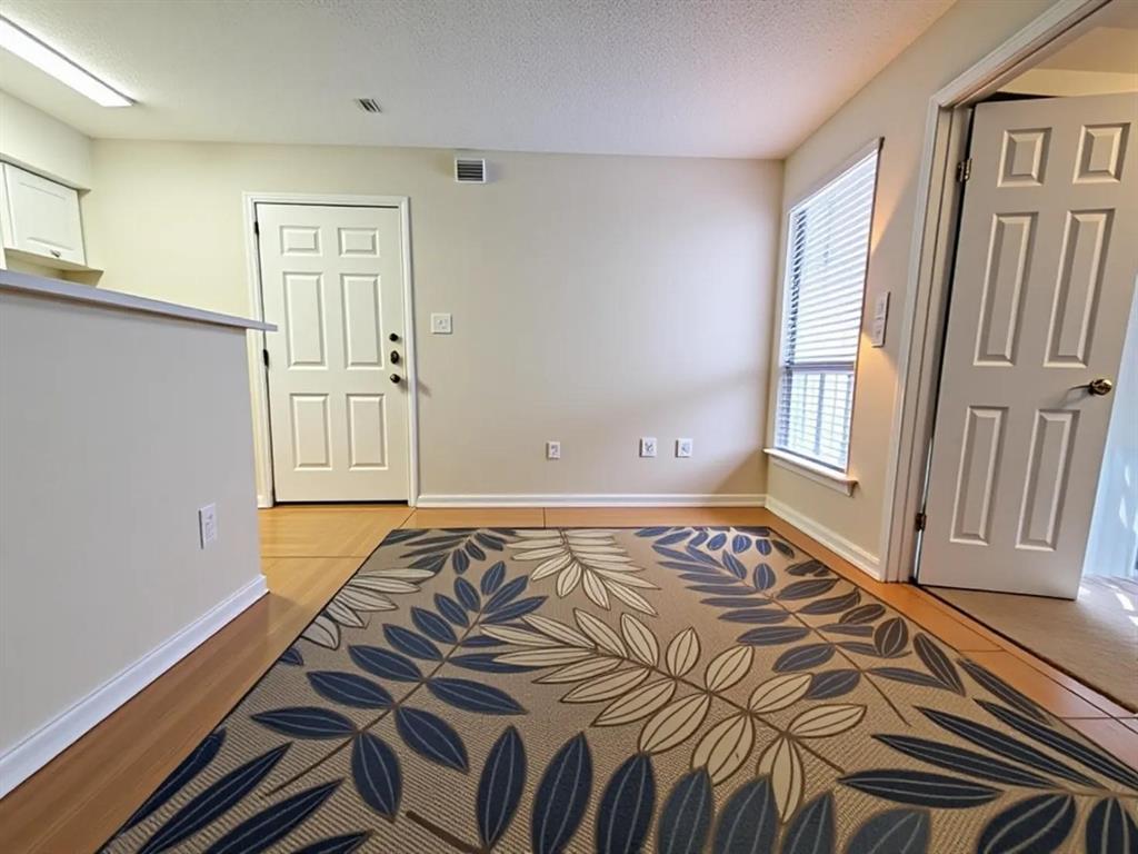 Arlington Oaks Condo - Residential