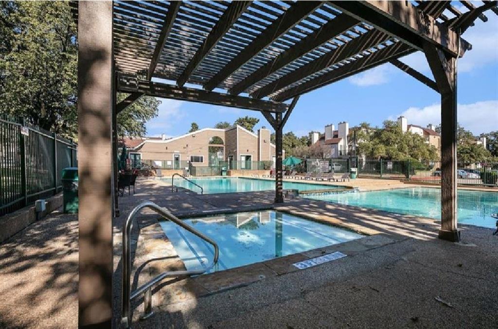 Arlington Oaks Condo - Residential