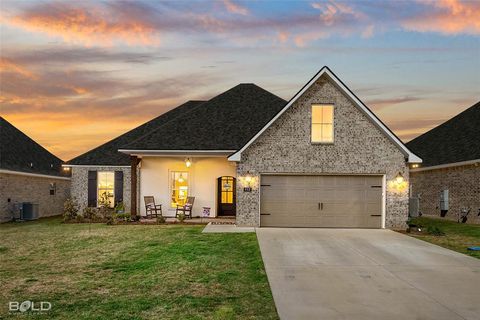 Photo of 613 Flowstone Crossing, Benton, LA 71006 (MLS # 21207403)