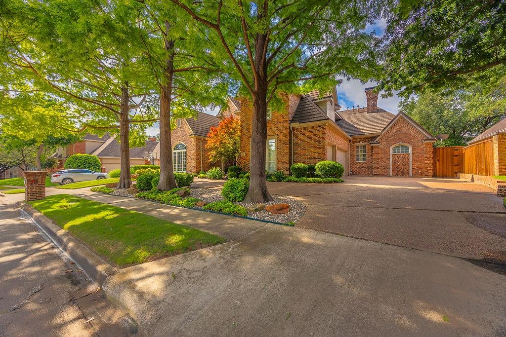 5224 Oak Lake Drive