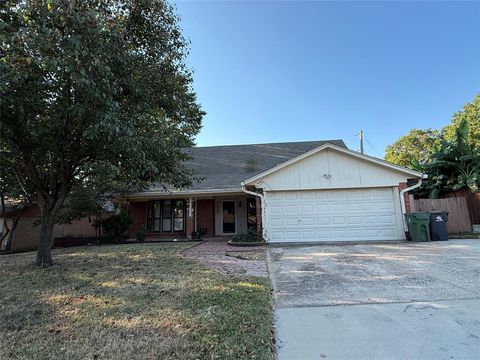 Photo of 4604 Andalusia Trail, Arlington, TX 76017 (MLS # 21094938)