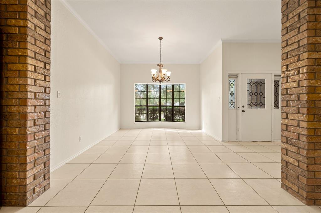 628 Shadowcrest Lane