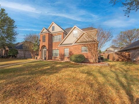 Photo of 210 Sendero Drive, Waxahachie, TX 75165 (MLS # 21215181)