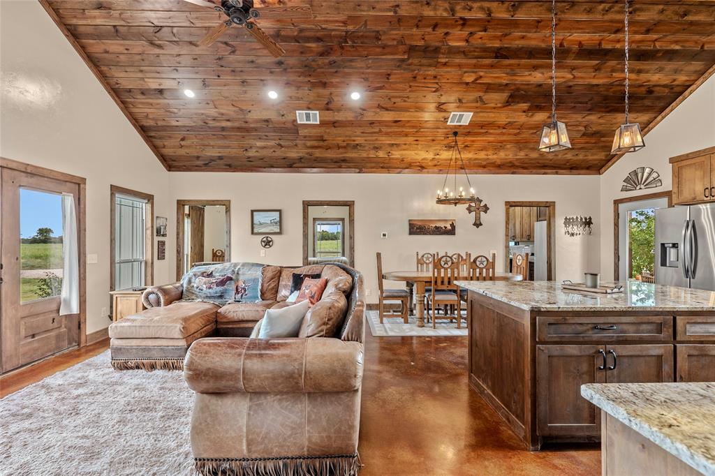 1498 County Road 24800