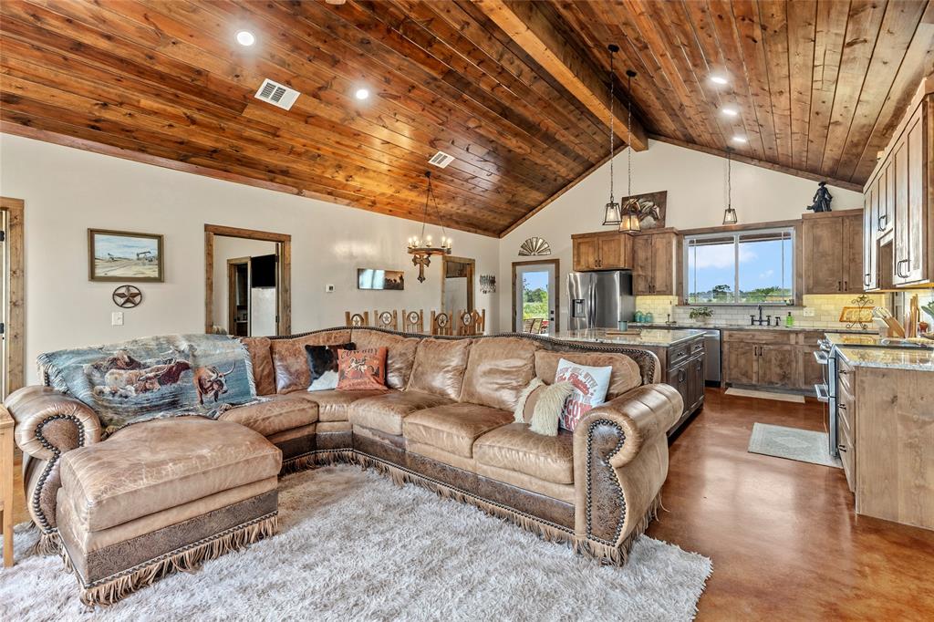 1498 County Road 24800