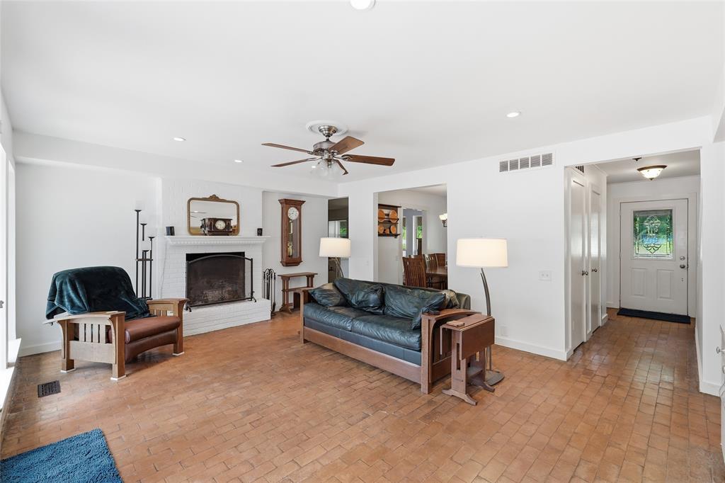 9432 Dixie Lane