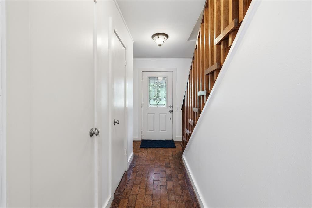 9432 Dixie Lane