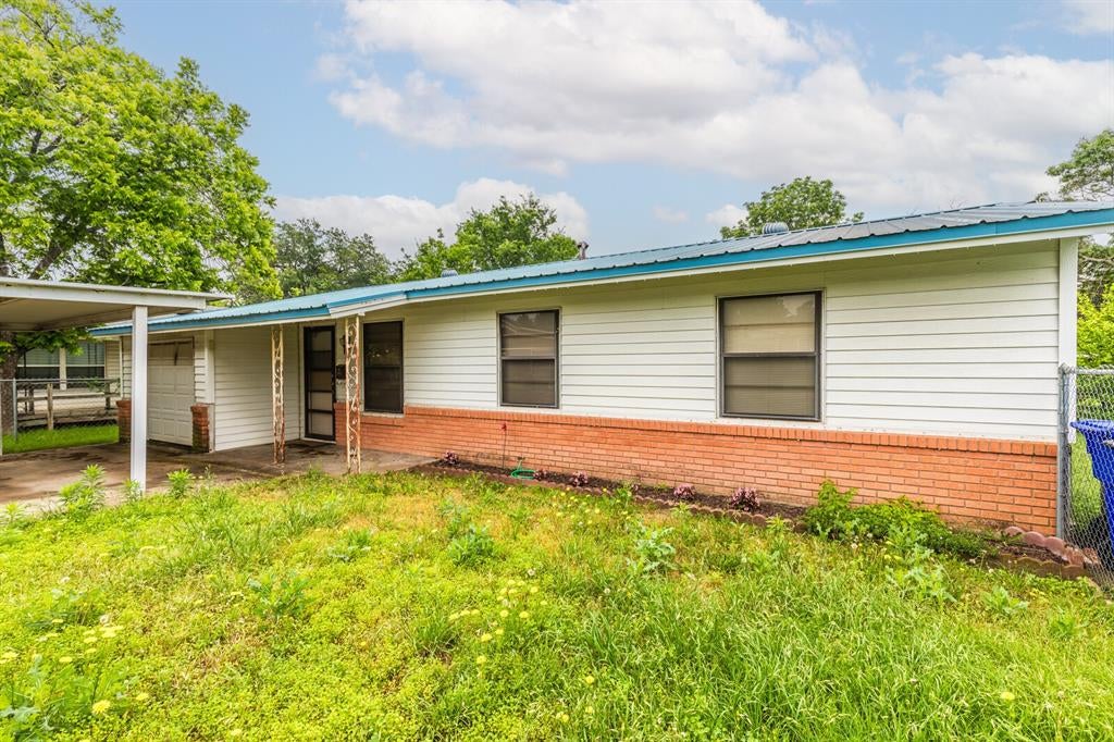 Photo of 1516 Bryan Avenue, Waco, TX 76708 (MLS # 21375098)