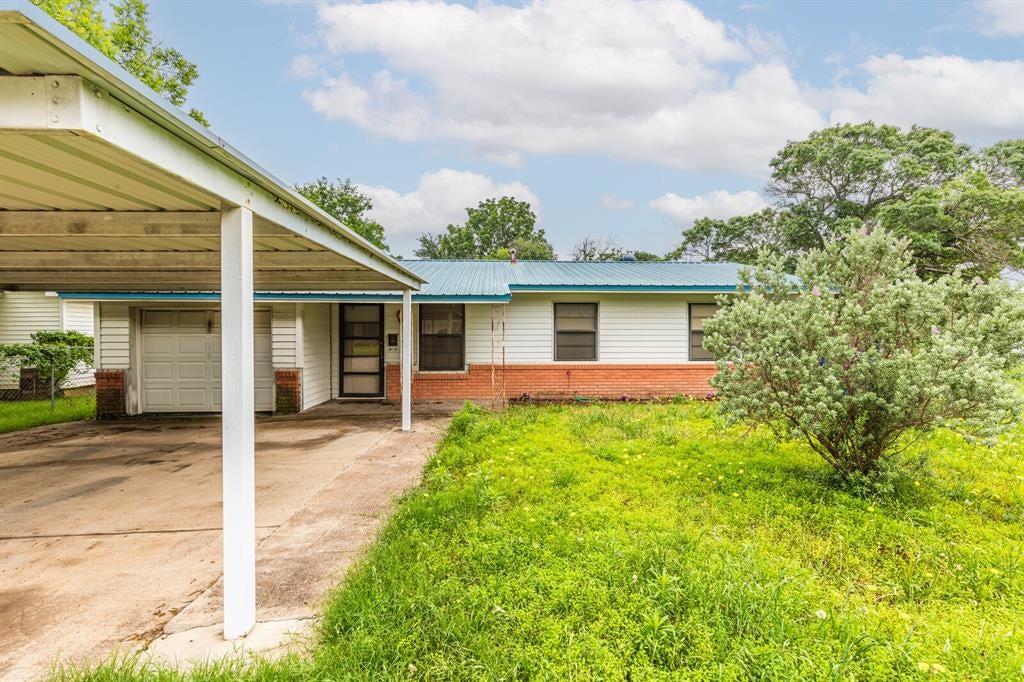 Photo of 1516 Bryan Avenue, Waco, TX 76708 (MLS # 21375098)