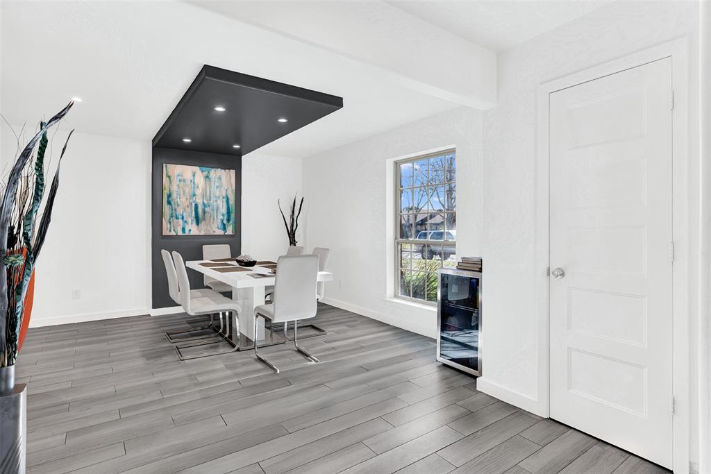 1613 University Drive