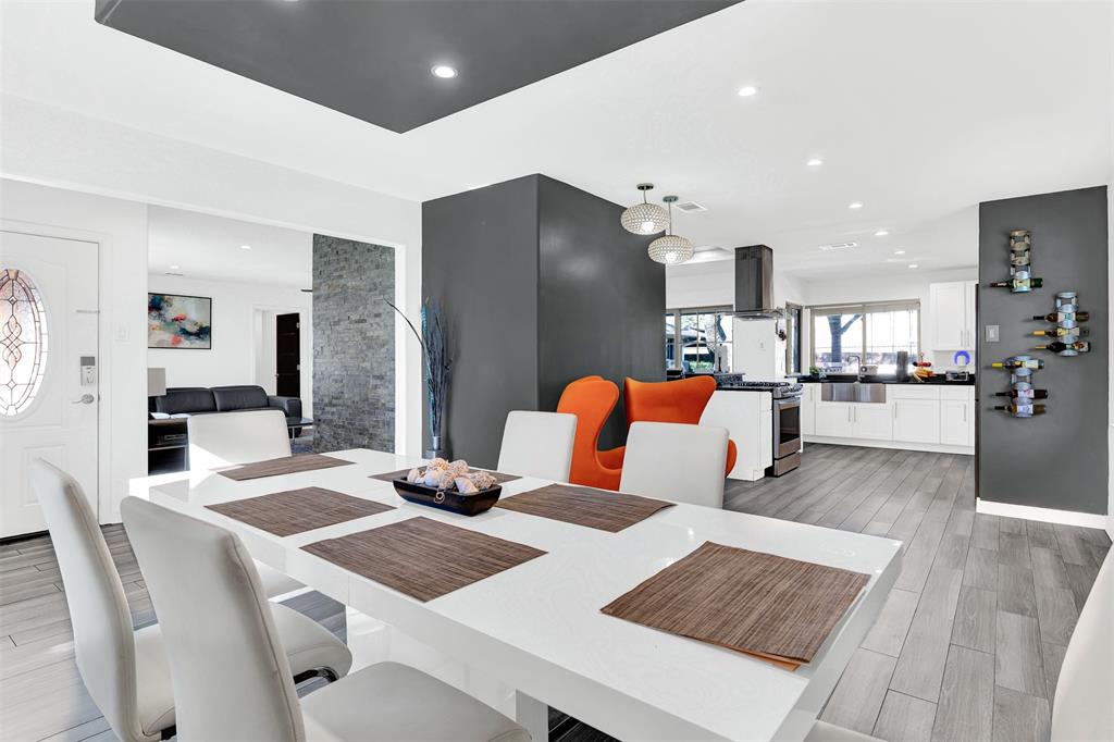 1613 University Drive