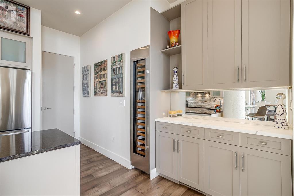 One Montgomery Plaza Residence Condo - Residential