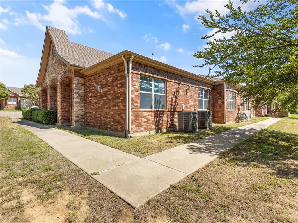 Shady Oaks - Commercial Sale