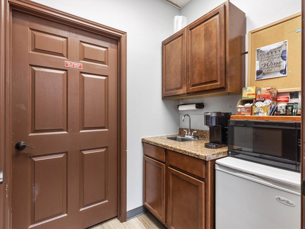 Shady Oaks - Commercial Sale