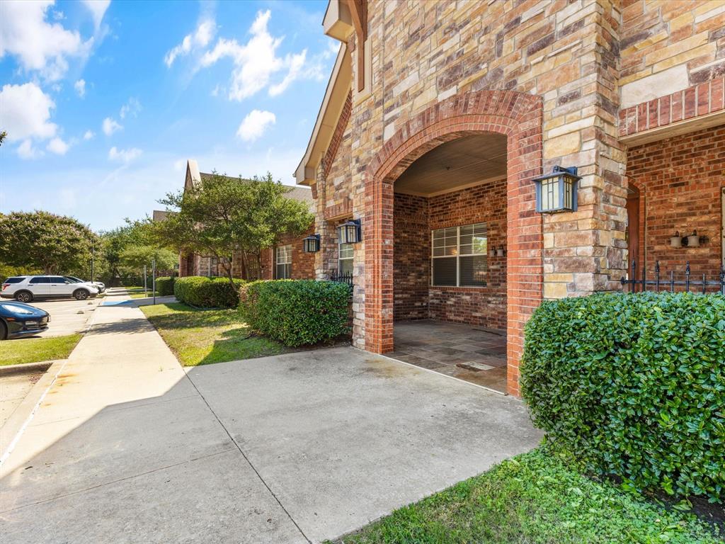 Shady Oaks - Commercial Sale