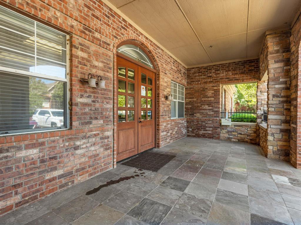 Shady Oaks - Commercial Sale