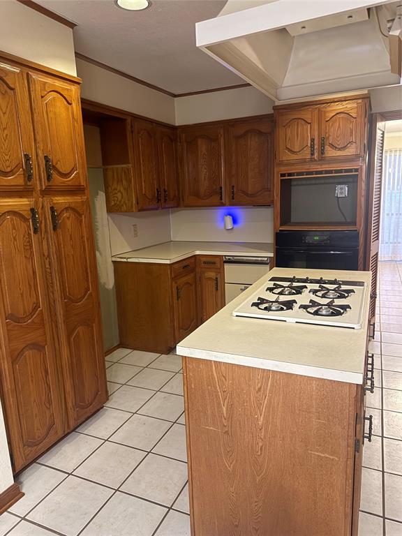 Chanticleer Fighting Cock Un - Residential