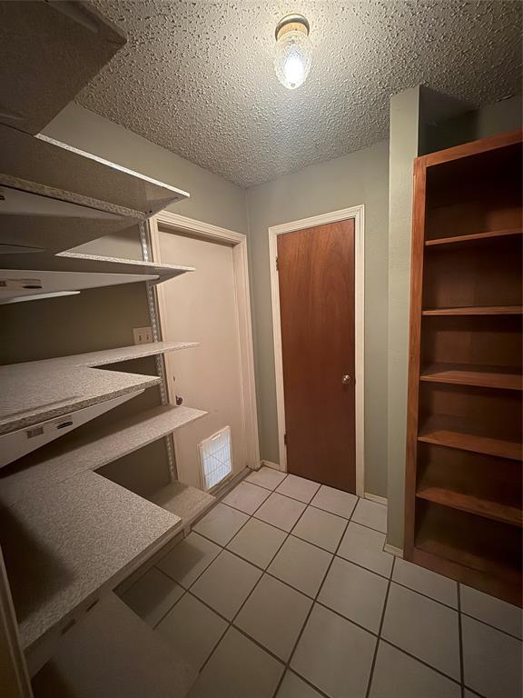 Chanticleer Fighting Cock Un - Residential