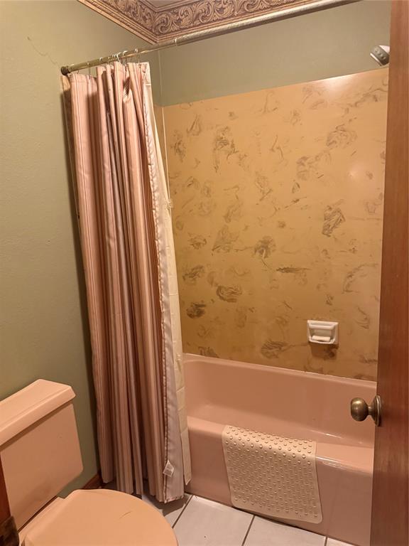 Chanticleer Fighting Cock Un - Residential