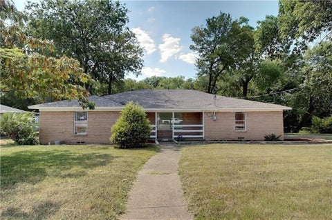Photo of 8115 Claremont Drive, Dallas, TX 75228 (MLS # 21329800)