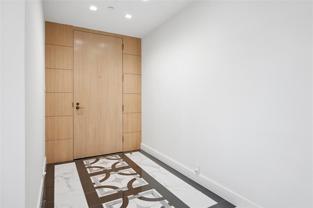 3831 turtle creek Boulevard 16E