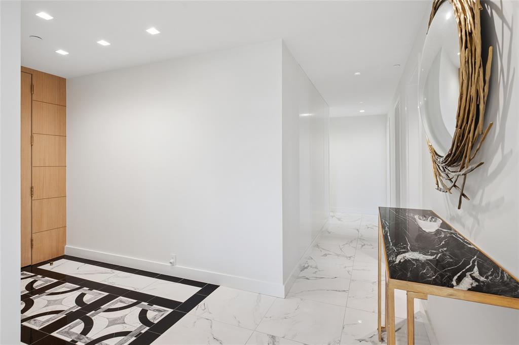 3831 turtle creek Boulevard 16E