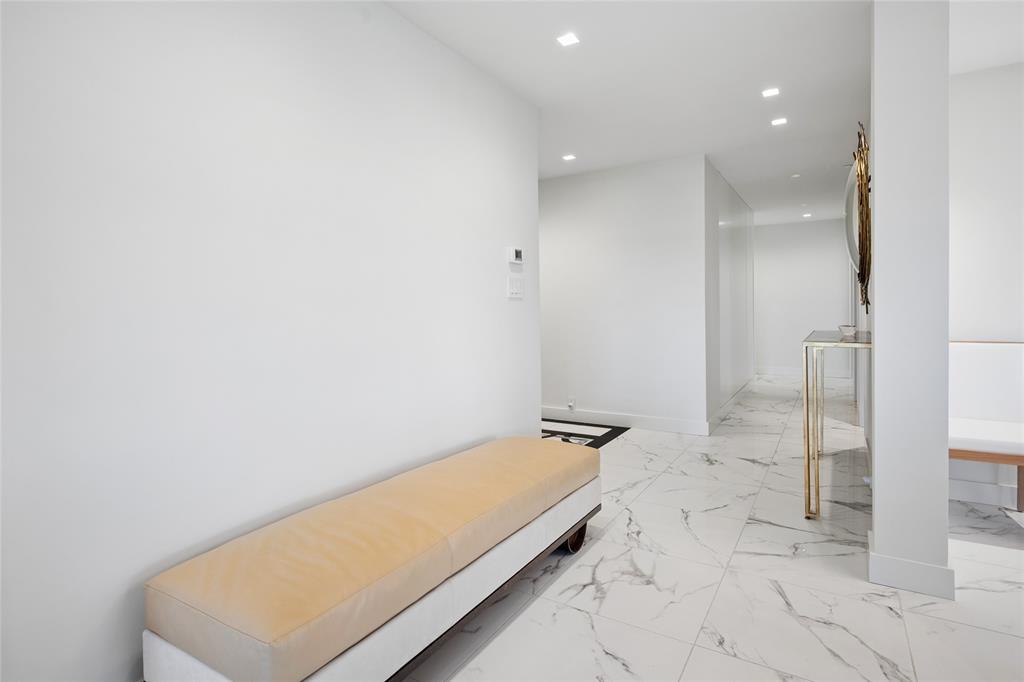 3831 turtle creek Boulevard 16E