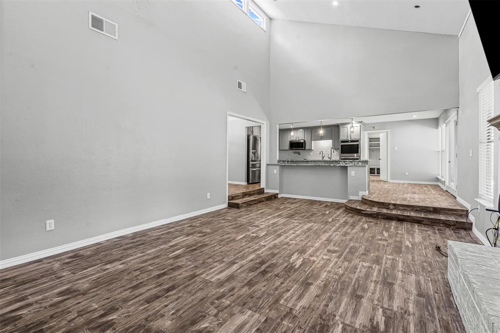 Fort Worth, Texas 76112, United States, 4 Bedrooms Bedrooms, ,3 BathroomsBathrooms,Residential,Active,215007