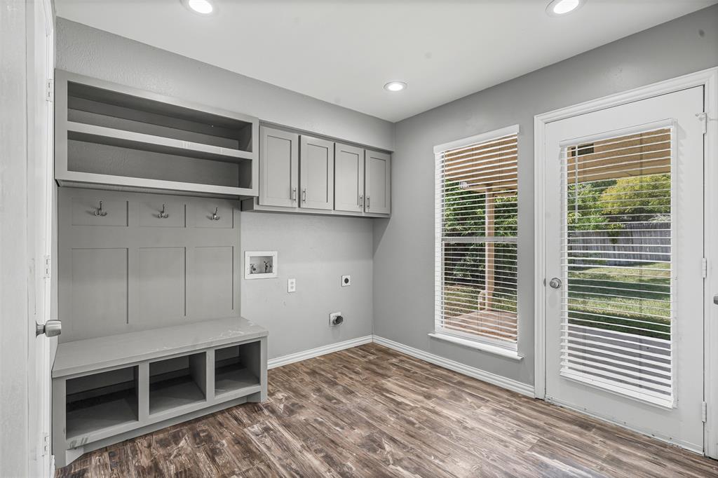 Fort Worth, Texas 76112, United States, 4 Bedrooms Bedrooms, ,3 BathroomsBathrooms,Residential,Active,215007