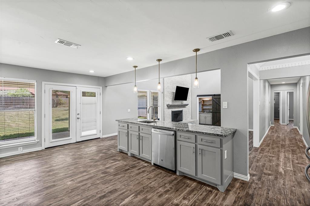 Fort Worth, Texas 76112, United States, 4 Bedrooms Bedrooms, ,3 BathroomsBathrooms,Residential,Active,215007