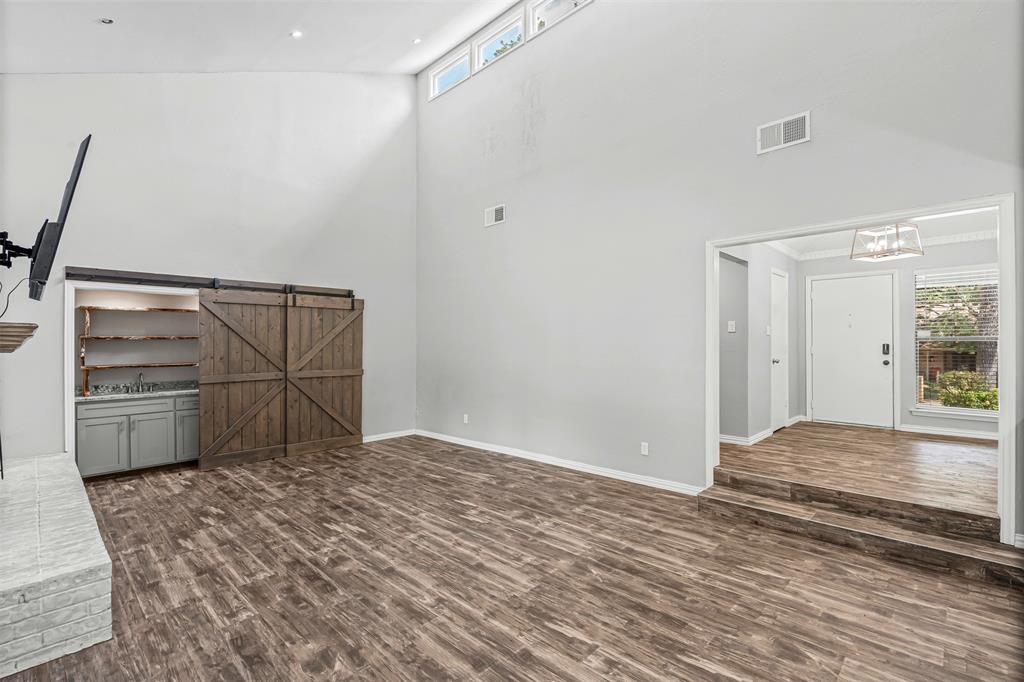 Fort Worth, Texas 76112, United States, 4 Bedrooms Bedrooms, ,3 BathroomsBathrooms,Residential,Active,215007