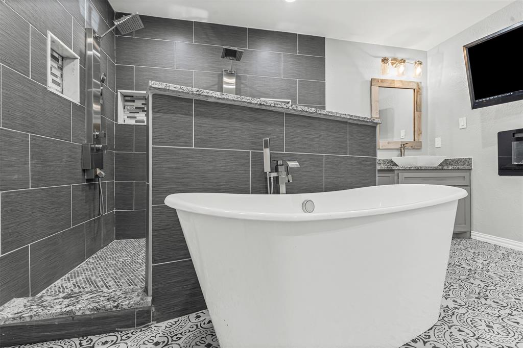 Fort Worth, Texas 76112, United States, 4 Bedrooms Bedrooms, ,3 BathroomsBathrooms,Residential,Active,215007