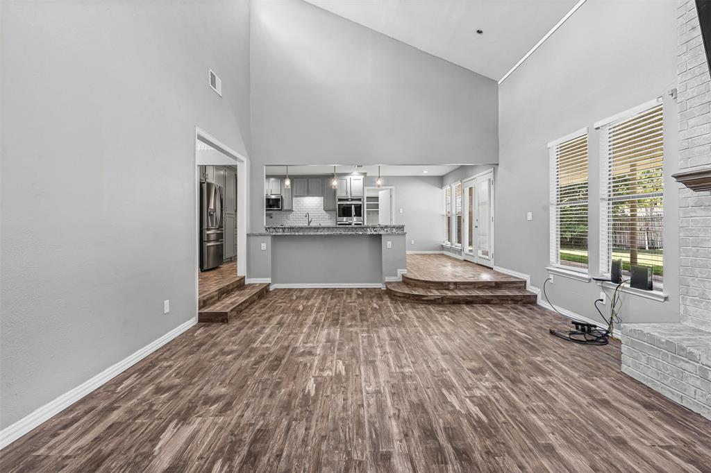 Fort Worth, Texas 76112, United States, 4 Bedrooms Bedrooms, ,3 BathroomsBathrooms,Residential,Active,215007