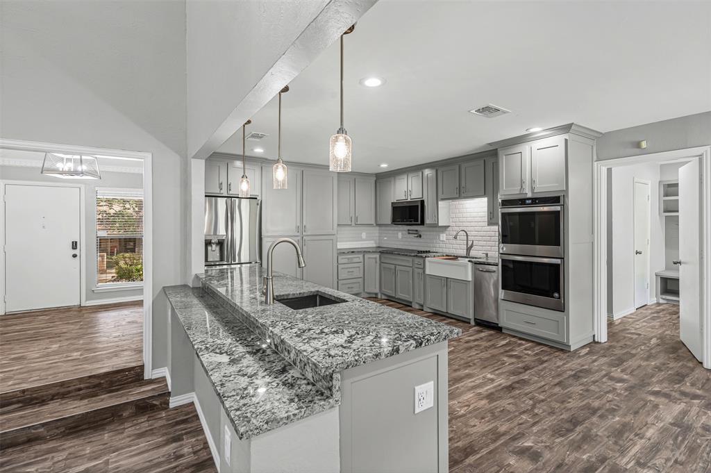 Fort Worth, Texas 76112, United States, 4 Bedrooms Bedrooms, ,3 BathroomsBathrooms,Residential,Active,215007