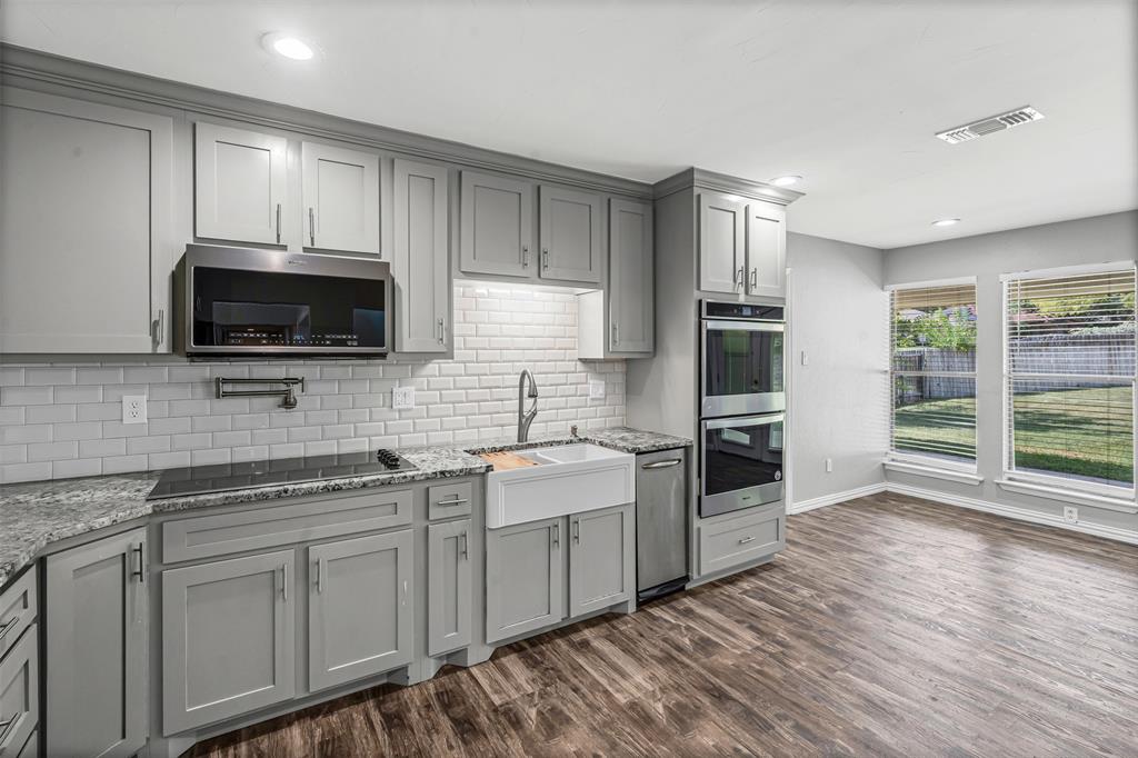 Fort Worth, Texas 76112, United States, 4 Bedrooms Bedrooms, ,3 BathroomsBathrooms,Residential,Active,215007