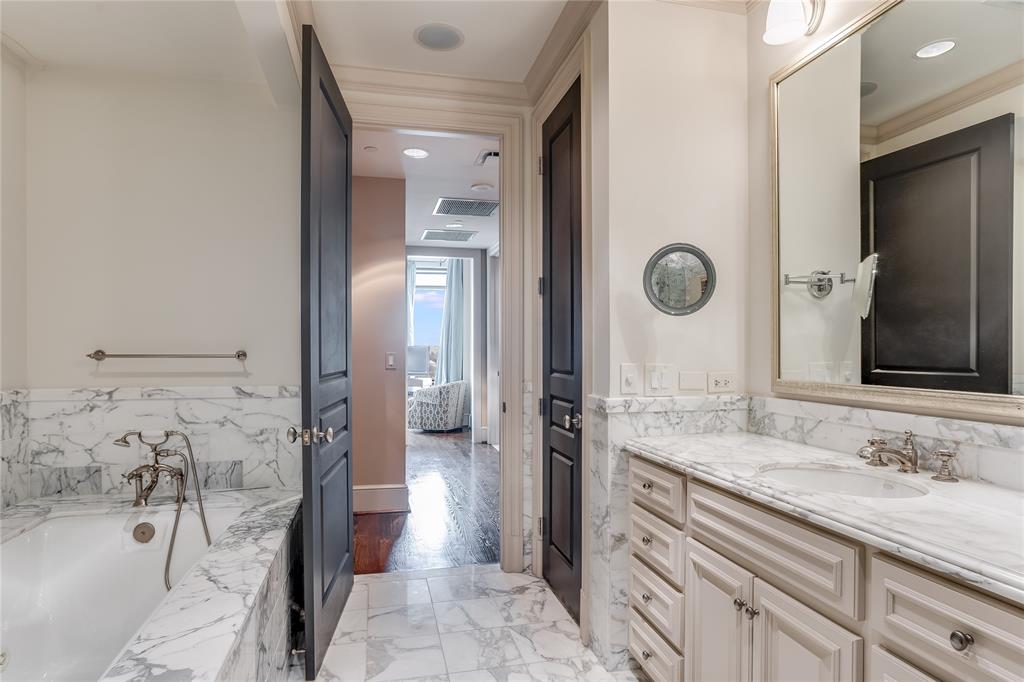 Vendome-Turtle Crk Condo - Residential